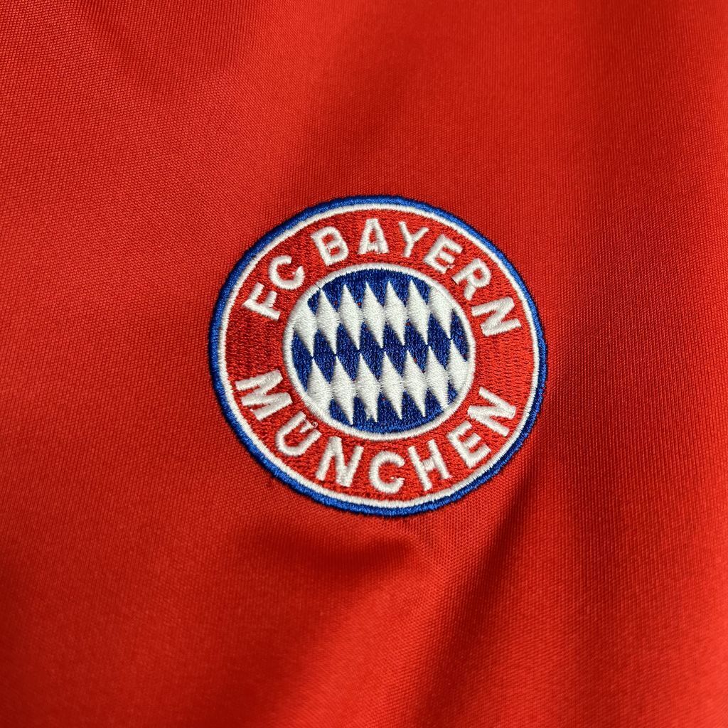 Bayern 01/02 Home Shirt