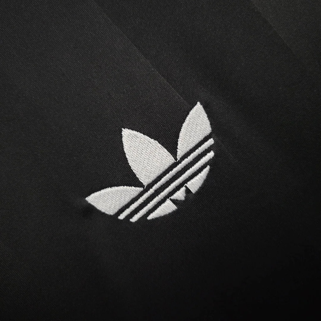 Liverpool 2025 Goalkeeper Shirt